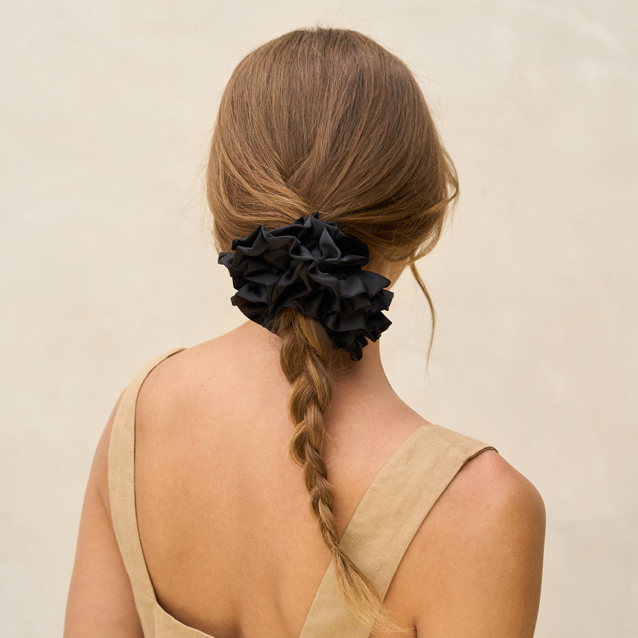 Scrunchie con volantes negro